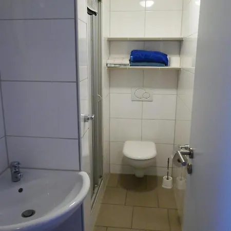 Pensión Gaestehaus Kreuz 3*