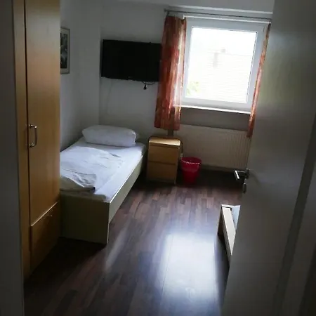 Pensión Gaestehaus Kreuz 3*